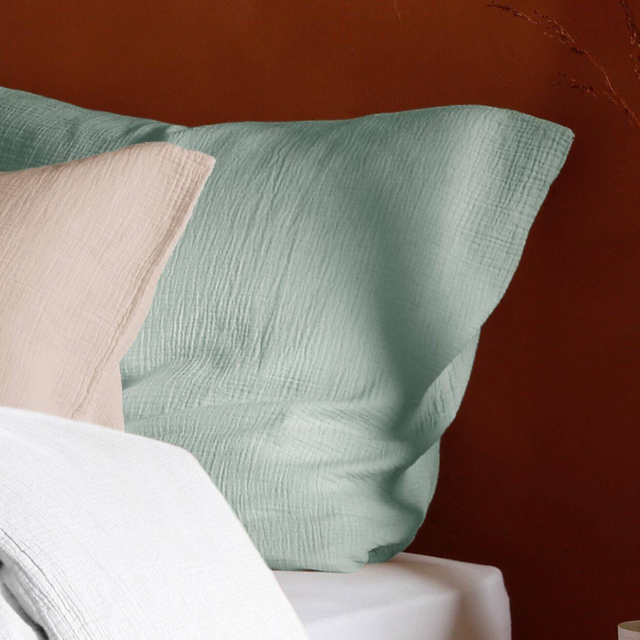 Taie d'oreiller gaze de coton bio Lou CAMIF - Vert d'eau - 65 x 65 cm