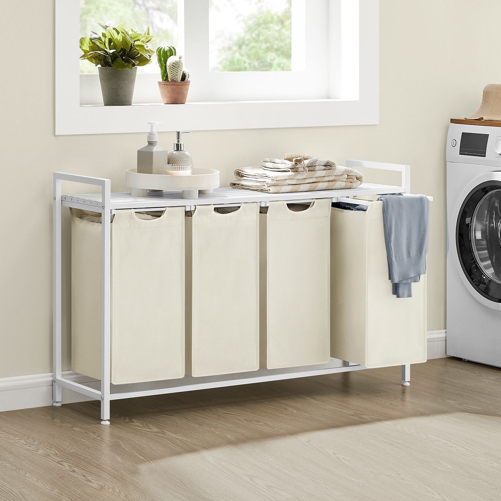 VASAGLE - Panier à Linge, 4 x 40 L, Meuble Panier à Linge, Corbeille à Linge, 4 Sacs Amovibles en Tissu Oxford, Étagère, Cadre en Métal, Blanc