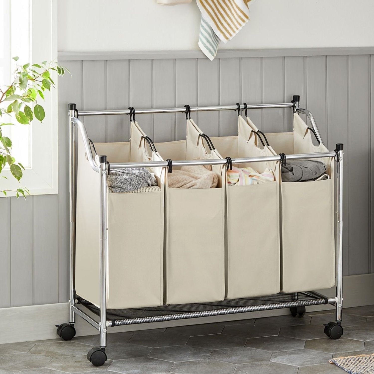 SONGMICS - Panier à Linge, 4 x 35 L, Chariot à Linge, corbeille à linge, avec 4 Sacs Amovibles, avec Roulettes, pour Buanderie, Chambre, Beige Sable