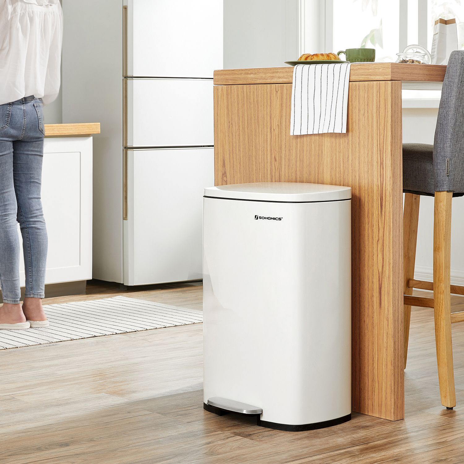 SONGMICS - Poubelle de Cuisine 50L, Poubelle Bureau, Fermeture en Douceur, avec Pédale et couvercle à charnière, en Acier, Seau Intérieur, Blanc