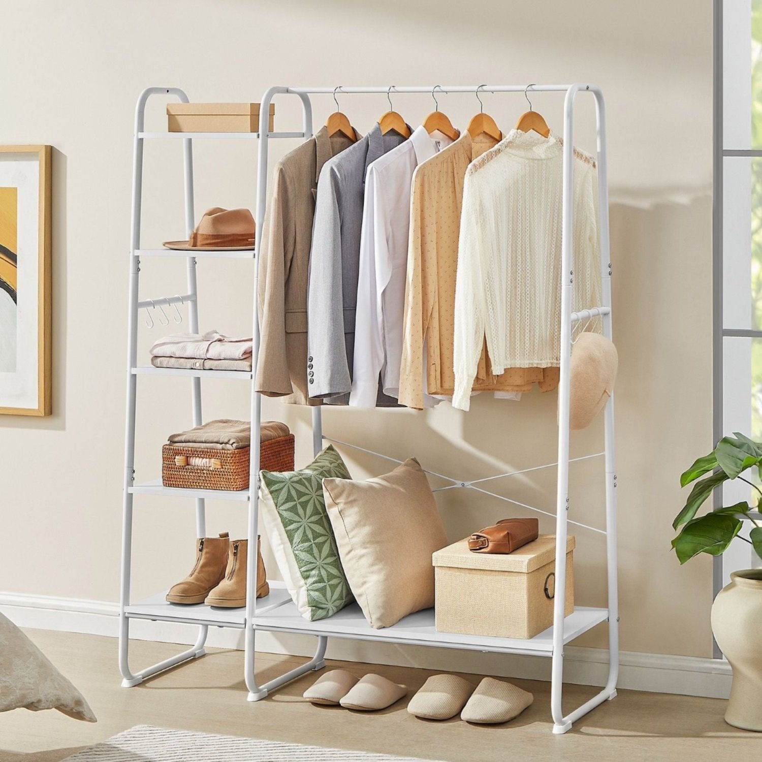 VASAGLE - Portant Vêtement Solide, jusqu'à 220kg, Armoire Ouverte, avec 5 Étagèress de Rangement, 6 Crochets, Style Industriel, Blanc