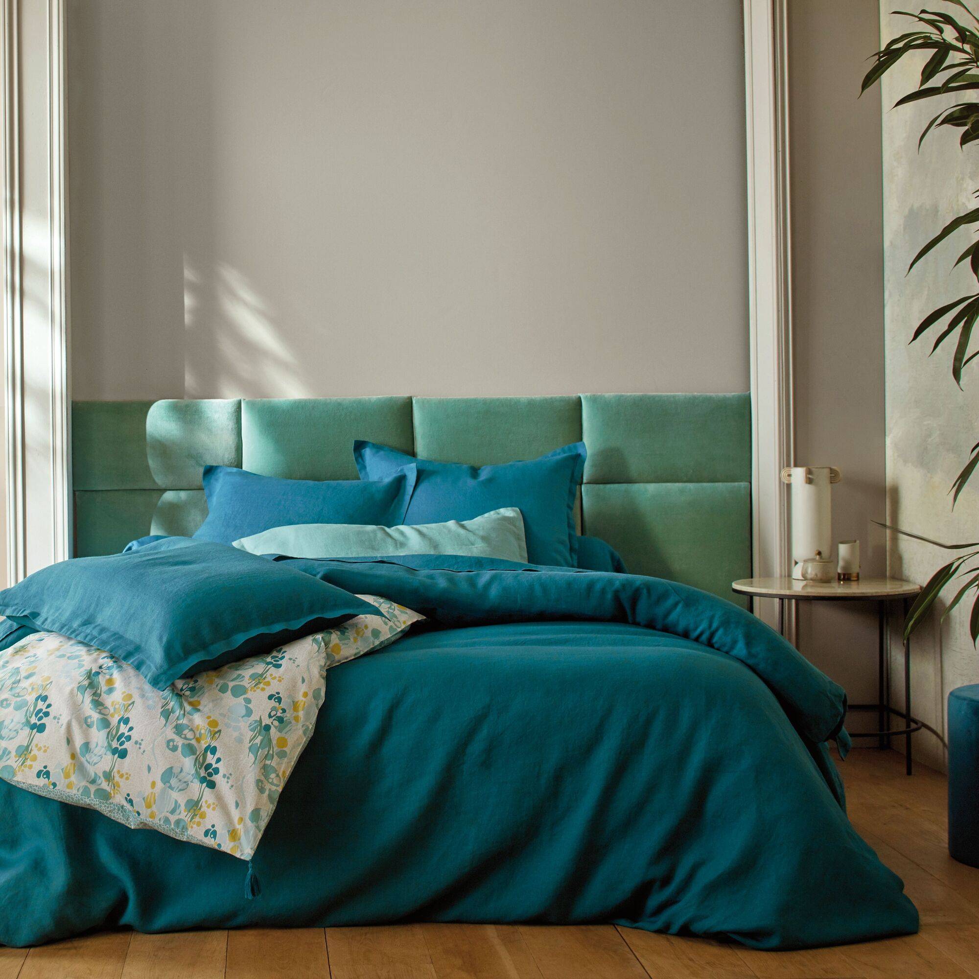 Drap 100% lin lavé, Louxor BLANC DES VOSGES - Bleu Paon - 240 x 300 cm