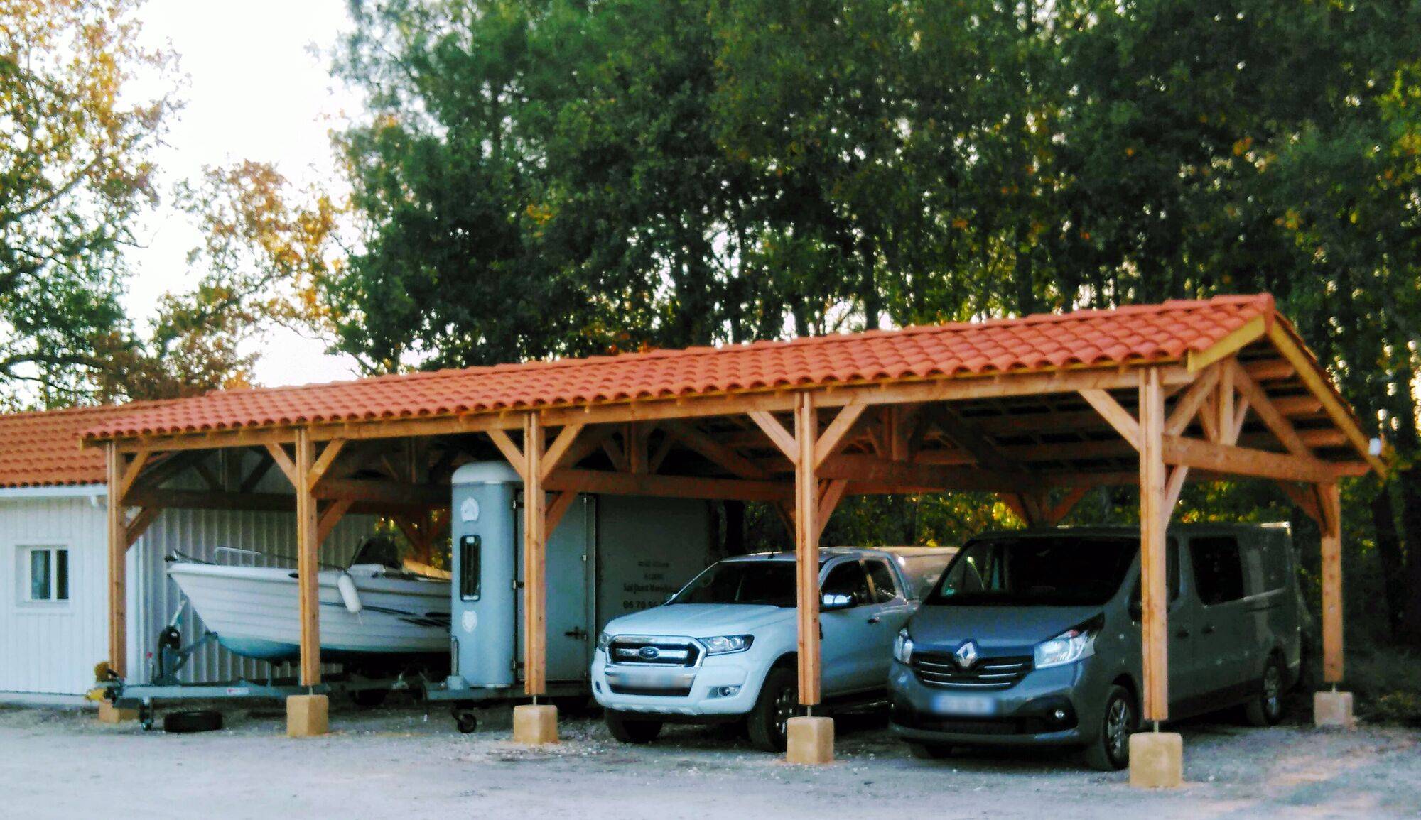 Abri deux Pentes Faitage Décalé pour Voiture Champagne Ardenne en Bois CPBF - 550 x 400 cm